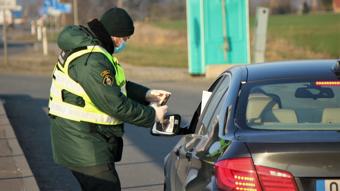 Nosaka ierobežojumu, cik daudz degvielas drīkstēs būt «bākā», iebraucot ...