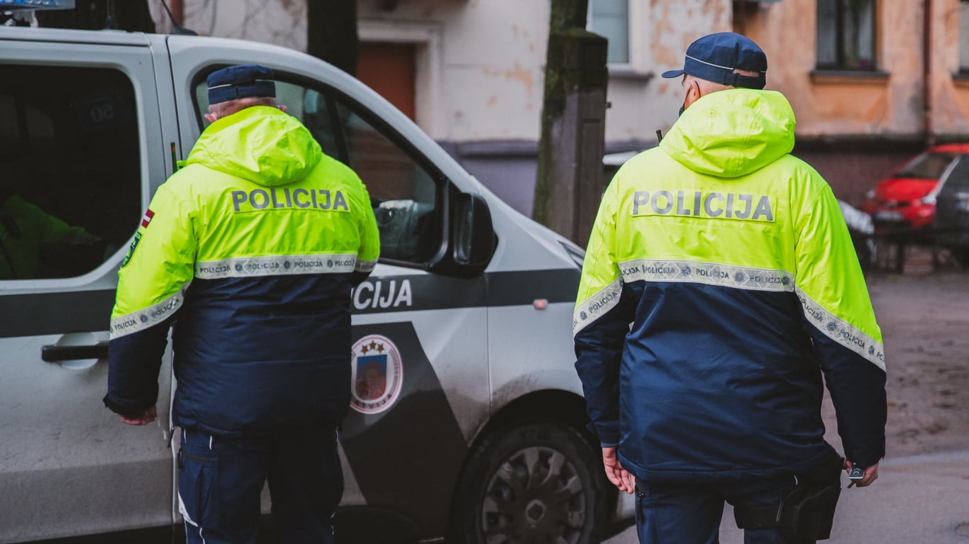 Lai iegūtu 3,7 miljonus eiro vērtu īpašumu Saulkrastos, sagrābj un ...