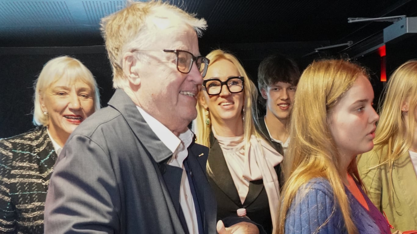 Kad satiekamies, starojam!» 85 gadus vecajam eksprezidentam Ulmanim ir vēl  viena meita? — Santa